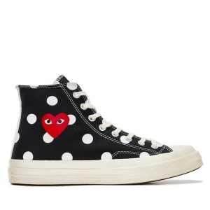 Baskets  Red Heart Converse à pois, pointure 70 (noires)